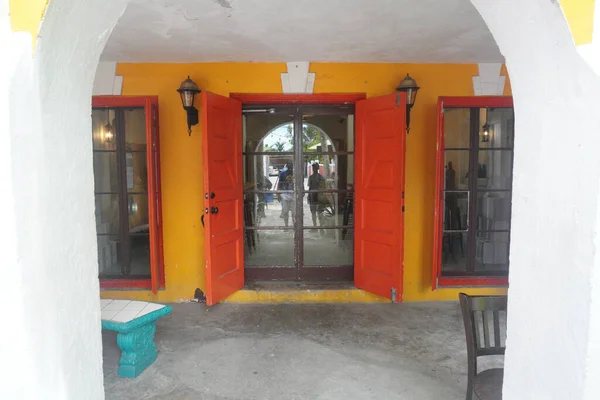 Vista Portas Coloridas Casa Velha — Fotografia de Stock