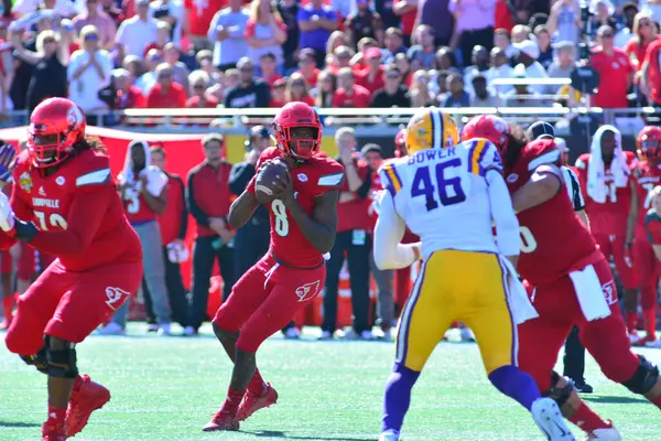 Lsu Enfrenta Louisville Durante 71St Citrus Bowl Camping World Stadium — Fotografia de Stock