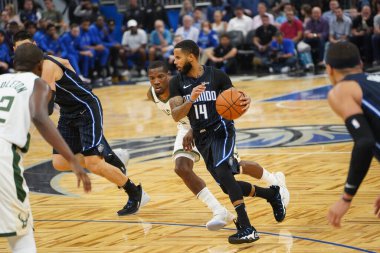 Orlando Magic, Orlando, Florida, ABD 'deki Amway Center' da Milwaukee Bucks 'a ev sahipliği yapıyor. 1 Kasım 2019.  