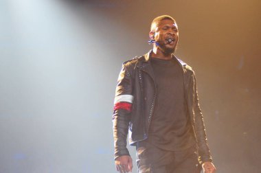 R & B Şarkıcısı Usher 12 Aralık 2014 'te Orlando Florida' daki Amway Center 'da sahne alacak..  