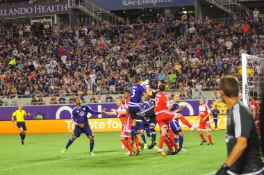 Orlando City SC, 8 Mayıs 2015 'te Florida' daki Kamp Dünyası Stadyumu 'nda Los Angeles Galaksisi' ne ev sahipliği yaptı.. 