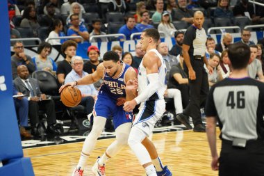 Orlando Magic 27 Aralık 2019 Cuma günü Orlando, Florida 'daki Amway Arena' da Philadelphia 76ers 'a ev sahipliği yapıyor..