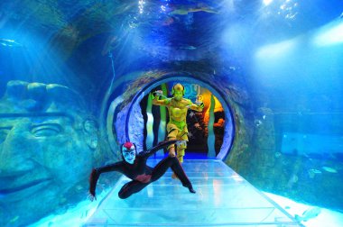 30 Ağustos 2016 'da Orlando Florida' daki güzel Orlando Eye 'daki Cirque du Soleil gösterisi..