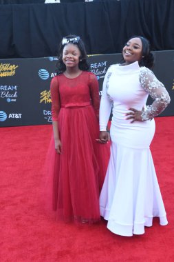 Kırmızı Halı Fotoğrafları 29 Mart 2019 Cumartesi günü Las Vegas 'taki Orleans Resort' ta düzenlenen 34. Yıldız Ödülleri sırasında çekildi.