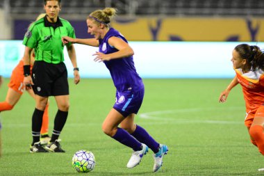 Orlando Pride sunucusu Houston Dash 23 Haziran 2016 'da Orlando Florida' daki Dünya Kampı Stadyumu 'nda..