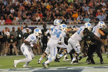 Kuzey Carolina 29 Aralık 2015 tarihinde Orlando Florida 'daki Kamp Dünya Stadyumu' nda oynanan Russell Atletizm Kupası 'nda Baylor ile karşılaşacak..