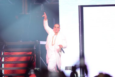 Baba Yankee ve Don Omar 7 Ağustos 2016 'da Orlando Florida' daki Amway Center 'da konser verdiler..  