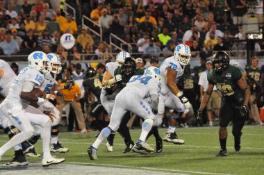 Kuzey Carolina 29 Aralık 2015 tarihinde Orlando Florida 'daki Kamp Dünya Stadyumu' nda oynanan Russell Atletizm Kupası 'nda Baylor ile karşılaşacak..