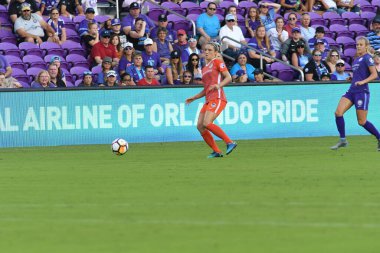Orlando Pride, 22 Nisan 2018 'de Florida, Orlando' daki Exploria Stadyumu 'nda Houston Dash' e ev sahipliği yaptı..  