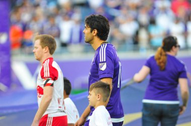 Orlando City SC, 6 Mayıs 2016 'da Orlando Florida' daki Dünya Kampı Stadyumu 'nda New York Red Bulls' a ev sahipliği yaptı..  