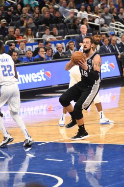 Orlando Magic, 19 Aralık 2018 tarihinde Orlando Florida 'daki Amway Center' da San Antonio Spurs 'a ev sahipliği yapmaktadır.. 