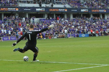 Orlando City 15 Nisan 2017 'de Florida, Orlando' daki Citrus Bowl 'da Los Angeles Galaksisine ev sahipliği yaptı..  