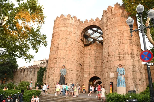 Veduta Dell Ingresso Del Castello Animazione Turisti — Foto Stock