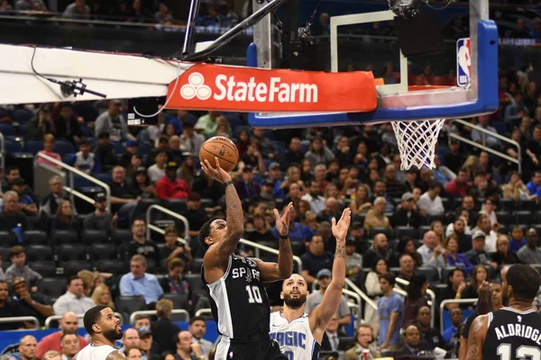 Orlando Magic, 19 Aralık 2018 tarihinde Orlando Florida 'daki Amway Center' da San Antonio Spurs 'a ev sahipliği yapmaktadır.. 