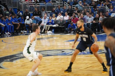 Orlando Magic, Orlando, Florida, ABD 'deki Amway Center' da Milwaukee Bucks 'a ev sahipliği yapıyor. 1 Kasım 2019.  