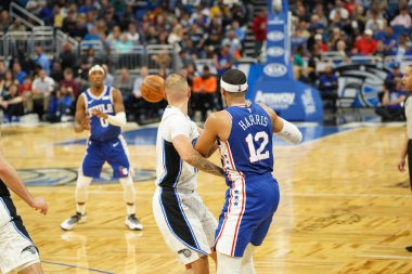Orlando Magic 27 Aralık 2019 Cuma günü Orlando, Florida 'daki Amway Arena' da Philadelphia 76ers 'a ev sahipliği yapıyor..