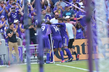 Orlando City 15 Nisan 2017 'de Florida, Orlando' daki Citrus Bowl 'da Los Angeles Galaksisine ev sahipliği yaptı.. 