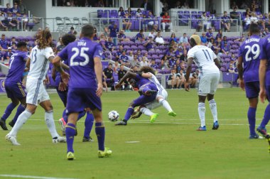 Orlando City 15 Nisan 2017 'de Florida, Orlando' daki Citrus Bowl 'da Los Angeles Galaksisine ev sahipliği yaptı..  