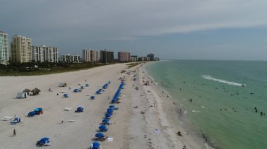 Şehir plajlı sahil manzarası çok güzel.
