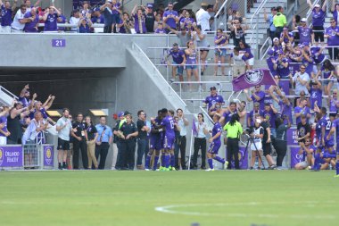 Orlando City 15 Nisan 2017 'de Florida, Orlando' daki Citrus Bowl 'da Los Angeles Galaksisine ev sahipliği yaptı..  