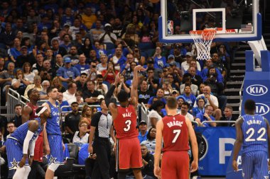 Orlando Magic 17 Ekim 2018 'de Orlando Florida' daki Amway Center 'da Miami Heat' i sunar..