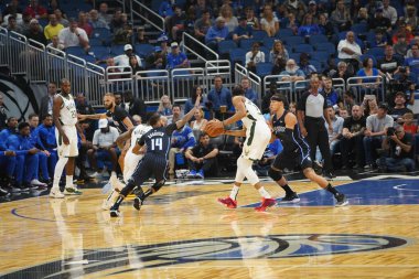 Orlando Magic, Orlando, Florida, ABD 'deki Amway Center' da Milwaukee Bucks 'a ev sahipliği yapıyor. 1 Kasım 2019.  