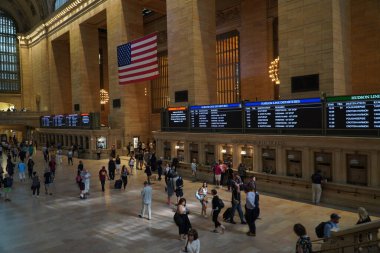 Yoğun bir zamanda New York merkez istasyonunun görüntüsü 