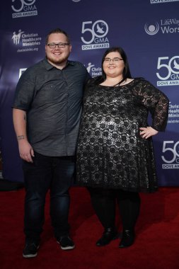 15 Ekim 2019 'da Nashville, Tennessee' deki Linbscome Üniversitesi 'nde verilen 50. GMA Dove Ödülleri sırasında kırmızı halı. 