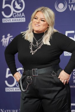 15 Ekim 2019 'da Nashville, Tennessee' deki Linbscome Üniversitesi 'nde verilen 50. GMA Dove Ödülleri sırasında kırmızı halı. 