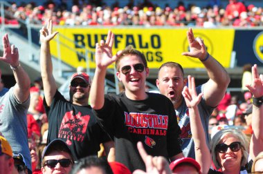 LSU, 31 Aralık 2016 tarihinde Orlando Florida 'daki Kamp Dünya Stadyumu' nda oynanan 71. Citrus Kupası 'nda Louisville ile karşılaşacak.. 