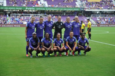 Orlando Pride 22 Nisan 2017 'de Orlando City Stadyumu' nda Washington Spirit 'e ev sahipliği yaptı..  