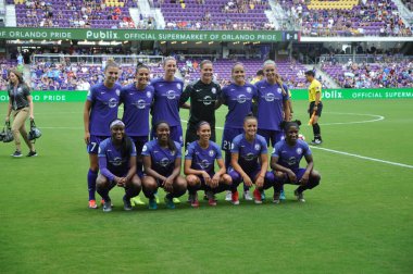 Orlando Pride 22 Nisan 2017 'de Orlando City Stadyumu' nda Washington Spirit 'e ev sahipliği yaptı..  
