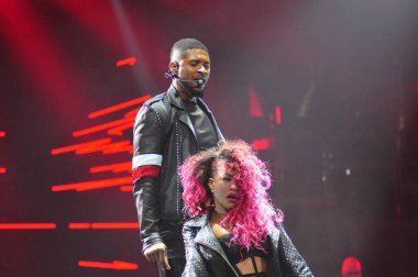 R & B Şarkıcısı Usher 12 Aralık 2015 'te Orlando Florida' daki Amway Center 'da sahne alacak.. 