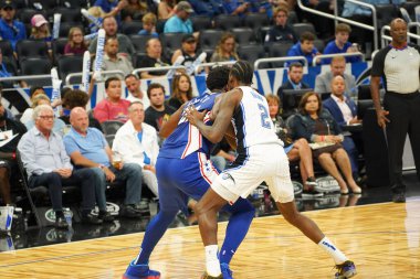 Orlando Magic 13 Ekim 2019 'da Florida, Orlando' daki Amway Center 'da Philadelphia 76ers' a ev sahipliği yaptı..