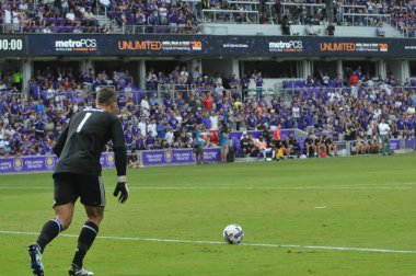Orlando City 15 Nisan 2017 'de Florida, Orlando' daki Citrus Bowl 'da Los Angeles Galaksisine ev sahipliği yaptı..  