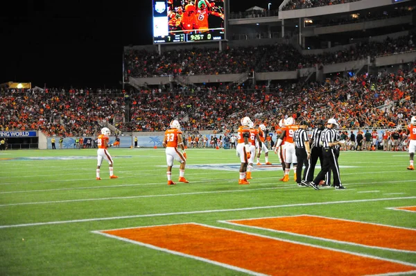 West Virginia Mountaineers Szembesülnek Miami Hurricanes Alatt 71St Russell Bowl — Stock Fotó