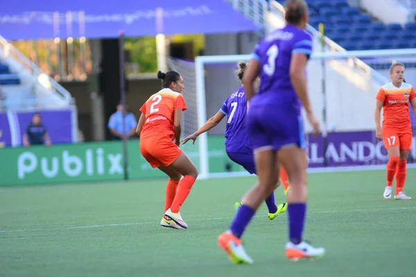 Orlando Pride sunucusu Houston Dash 23 Haziran 2016 'da Orlando Florida' daki Dünya Kampı Stadyumu 'nda..