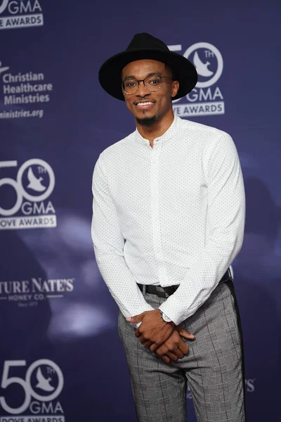 Jonathan McReynolds 15 Ekim 2019 'da Nashville, Tennessee' deki Linbscome Üniversitesi 'nde verilen 50. GMA Dove Ödüllerinde Kırmızı Halıda Yürüyor. Fotoğraf: Marty Jean-Louis