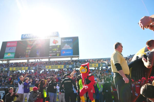 Lsu Зустрічається Луїсвіллом Під Час Citrus Bowl Стадіоні Camping World — стокове фото