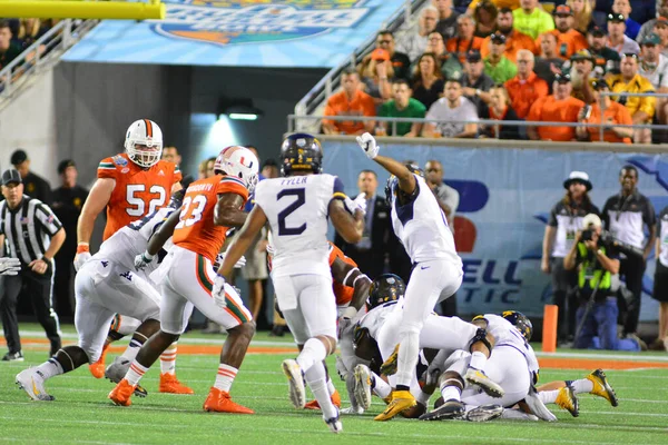 West Virginia Mountaineers Face Miami Hurricanes 71St Russell Bowl Camping — Stock Photo, Image