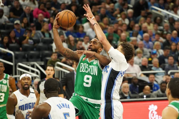 Boston Celtics oyuncusu Brad Wanamaker 24 Ocak 2020 tarihinde Orlando, Florida 'da Amway Center' da turnike yapıyor..  