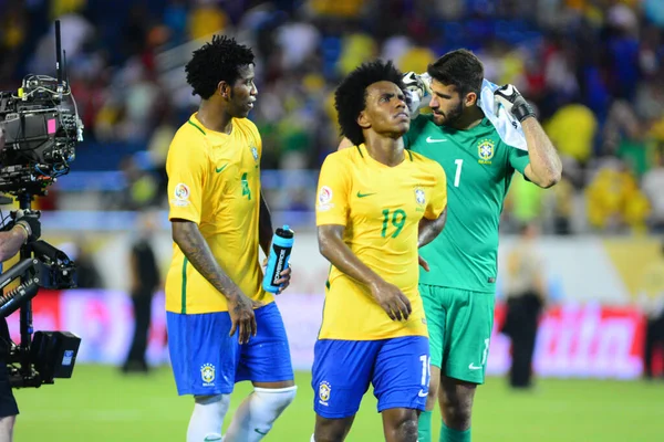 Kosta Rika, Copa America Centenario sırasında Paraguay ile Orlando Florida 'daki Dünya Kampı Stadyumu' nda karşılaştı..  