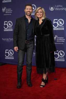 15 Ekim 2019 'da Nashville, Tennessee' deki Linbscome Üniversitesi 'nde verilen 50. GMA Dove Ödülleri sırasında kırmızı halı. 