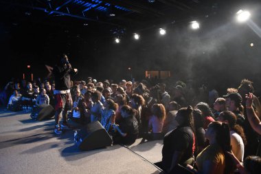 Crossover Kilisesi, 6 Ekim 2018 'de Tampa Florida' daki Crossover Kilisesi 'nde iki yıllık lezzet festivaline ev sahipliği yapıyor.. 