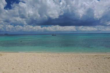 George Town 'daki Caymond Adası' ndaki en güzel plajların güzel manzarası. 