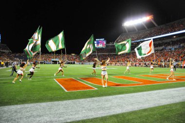 28 Aralık 2016 tarihinde Orlando Florida 'daki Camp World Stadyumu' nda oynanan 71. Russell Kupası sırasında Batı Virginia Dağları Miami Kasırgaları ile karşı karşıya geldi..  