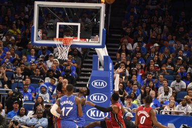 Orlando Magic 17 Ekim 2018 'de Orlando Florida' daki Amway Center 'da Miami Heat' i sunar..