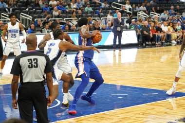 Orlando Magic 13 Ekim 2019 'da Florida, Orlando' daki Amway Center 'da Philadelphia 76ers' a ev sahipliği yaptı..