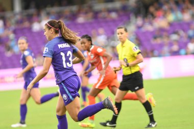 Orlando Pride, 22 Nisan 2018 'de Florida, Orlando' daki Exploria Stadyumu 'nda Houston Dash' e ev sahipliği yaptı..  