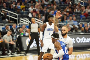 Orlando Magic 27 Aralık 2019 Cuma günü Orlando, Florida 'daki Amway Arena' da Philadelphia 76ers 'a ev sahipliği yapıyor..
